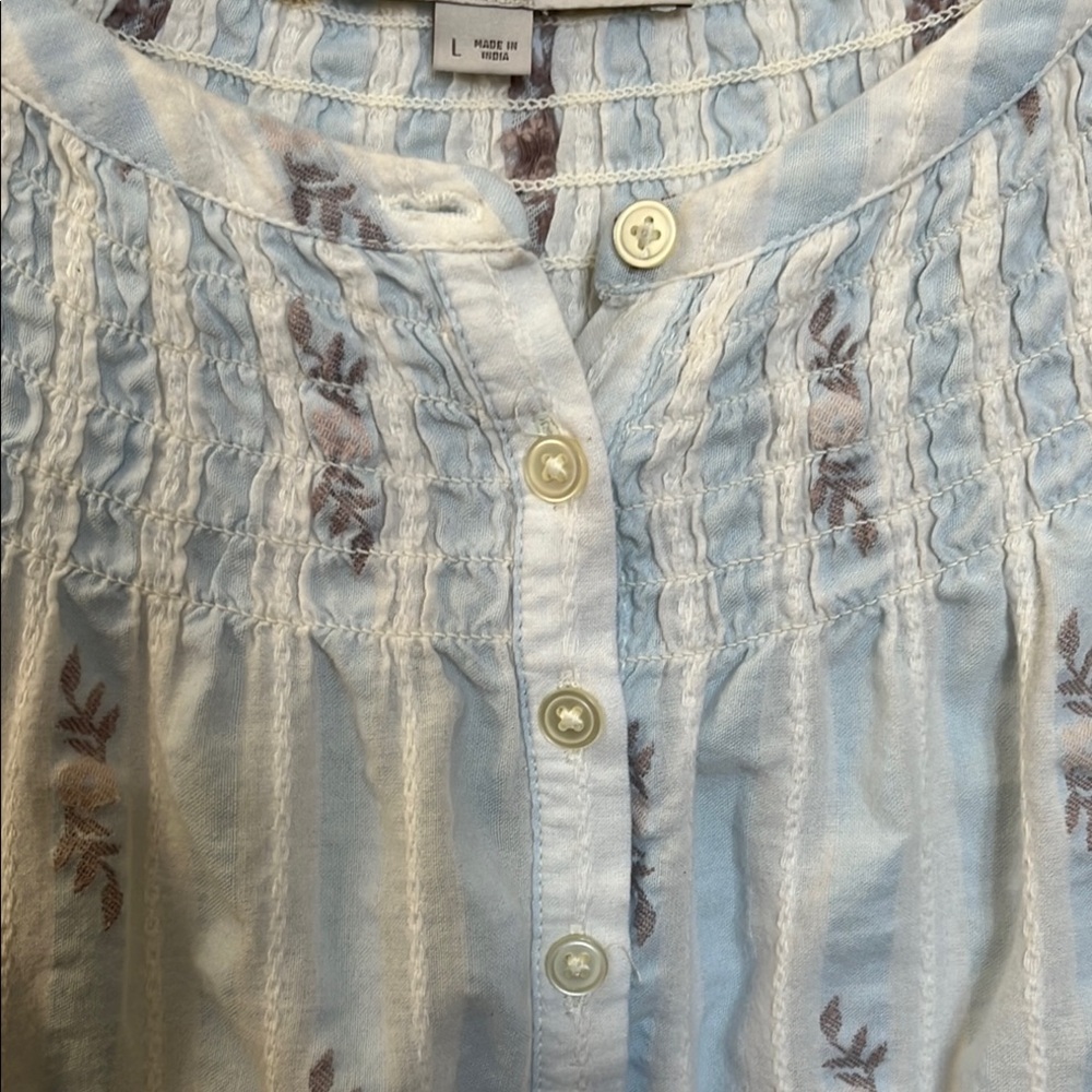 LOFT Women's White, Blue, and Gray Top - Picture 3 of 8
